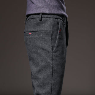 Pantalón ajustado elegante