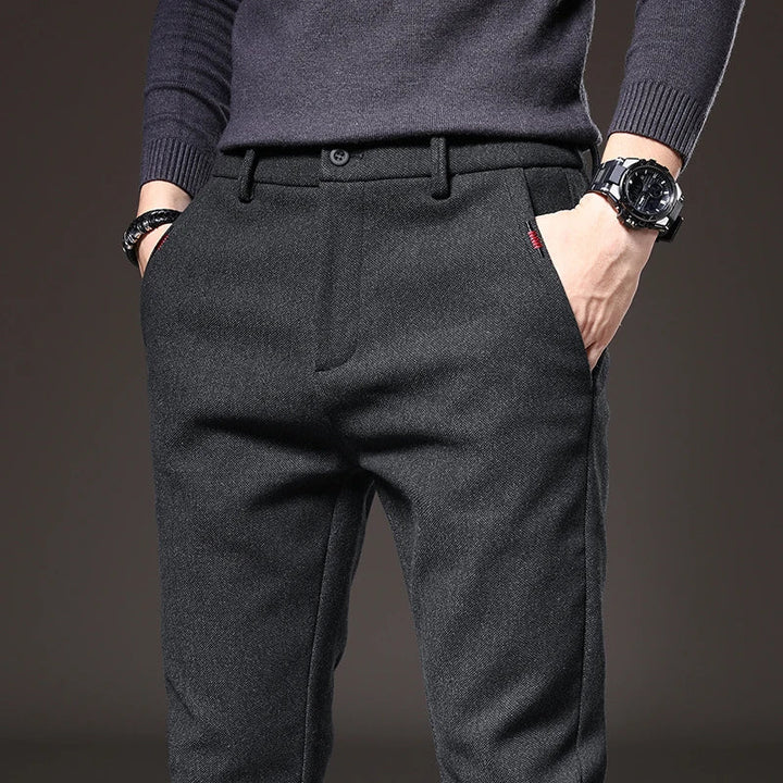 Pantalón ajustado elegante