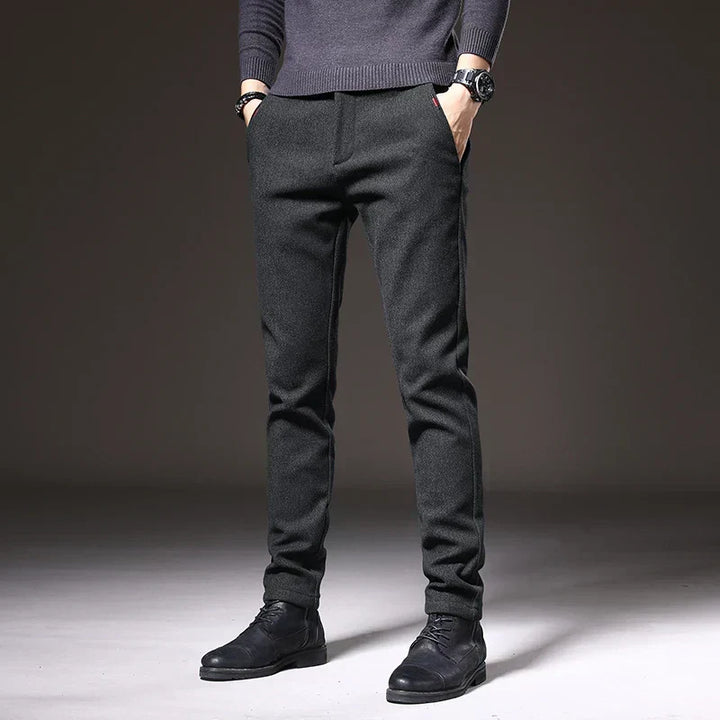 Pantalón ajustado elegante