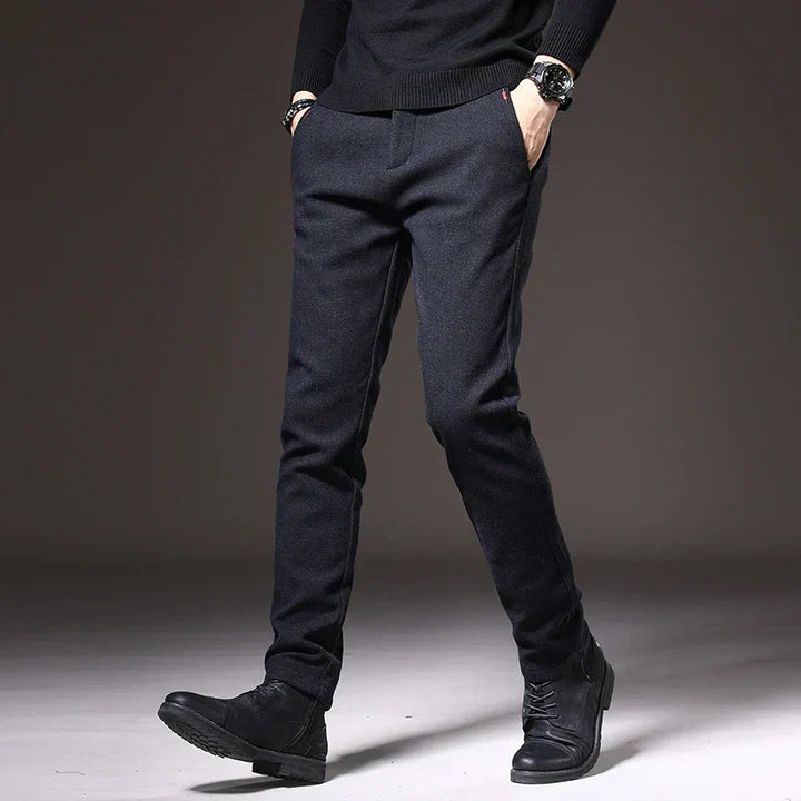 Pantalón ajustado elegante